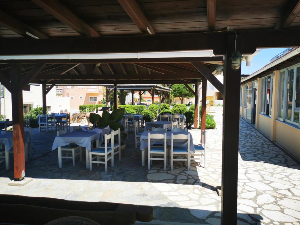 Nafsika Hotel Агиос Стефанос Экстерьер фото
